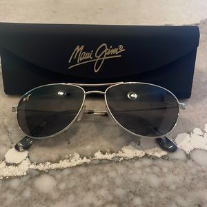 Maui Jim Baby Beach women sunglasses. Silver frame, neutral grey lens. New!!
